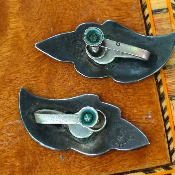 Vintage signed Taxco sterling silver shell inlay large leaf earrings - Picture 3 of 4